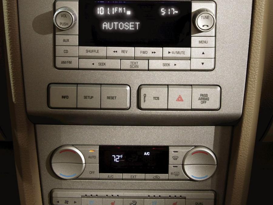  Lincoln MKZ AWD 2007 года  (фото 18 из 36)